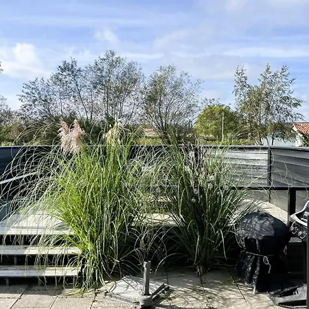 Lanica - 150m From The Sea By Interhome Nyaraló