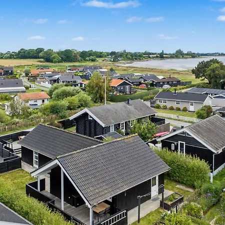 Lanica - 150m From The Sea By Interhome *