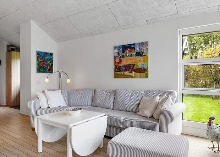 Lanica - 150m From The Sea By Interhome