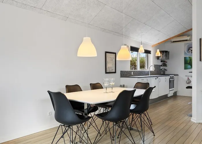 Lanica - 150m From The Sea By Interhome *